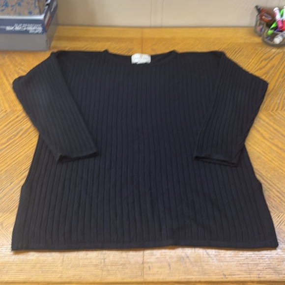 Black Ribbed Women's Top - Picture 4 of 15